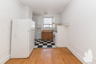 1946 W Wilson Ave, Unit 1P in Chicago, IL - Building Photo - Building Photo