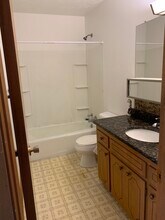 607 Blaine St, Unit 2 in Norfolk, NE - Foto de edificio - Building Photo