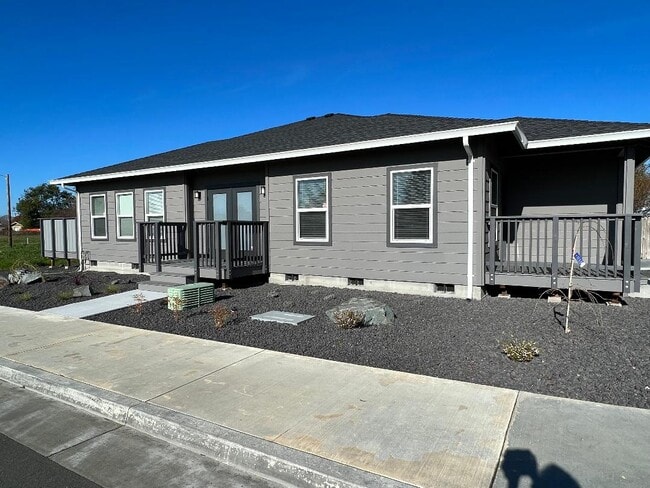 1257 Q St in Arcata, CA - Building Photo - Building Photo