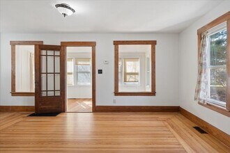 751 Holmes Rd in Ypsilanti, MI - Building Photo - Building Photo