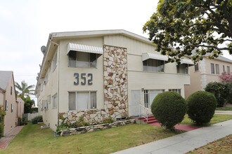 352 S Doheny Dr in Beverly Hills, CA - Building Photo - Building Photo