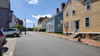 Harbor Hill Place in Portsmouth, NH - Building Photo - Building Photo