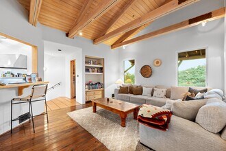 20333 Reigate Rd in Topanga, CA - Building Photo - Building Photo