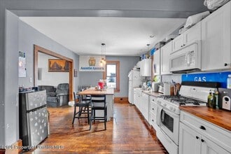 1026 Fairfield St in Scranton, PA - Building Photo - Building Photo