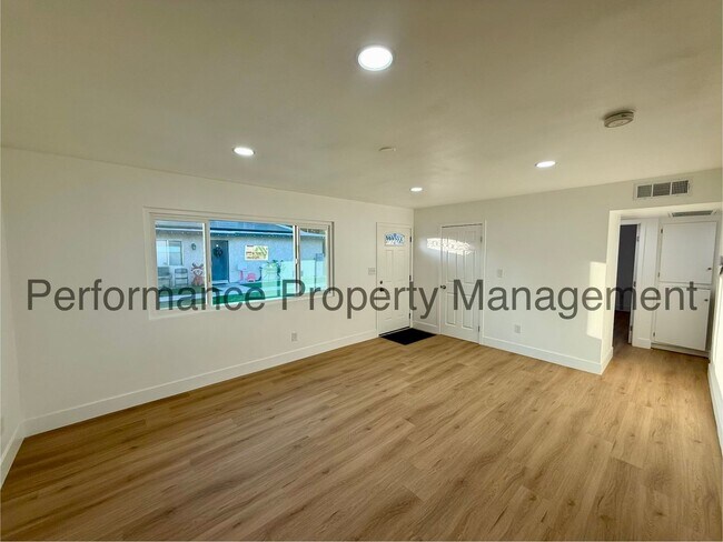 3401 Squire Ln in Bakersfield, CA - Building Photo - Building Photo