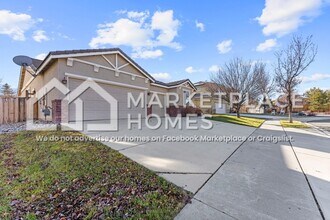 3681 Hawkings Ct in Sparks, NV - Building Photo - Building Photo