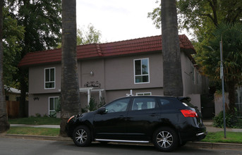 Las Palmas in Sacramento, CA - Foto de edificio - Building Photo