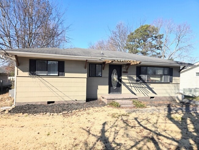 property at 1605 S Mack Smith Rd