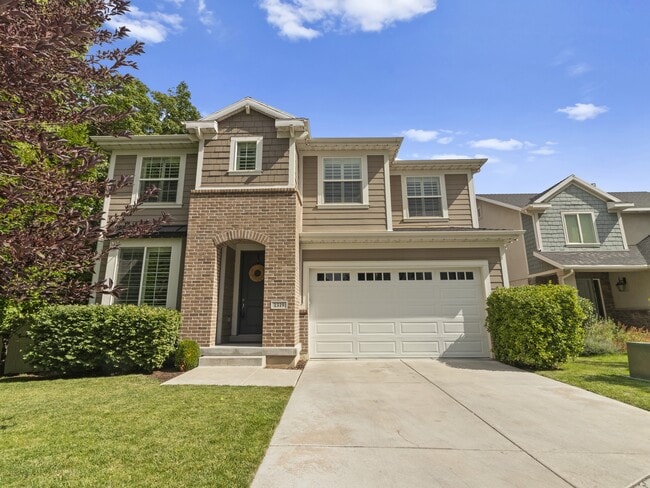 property at 1319 E Foxmont Ln
