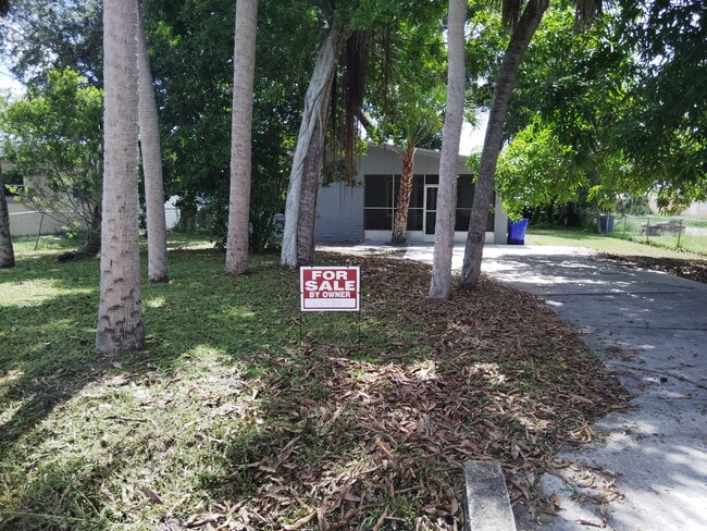 873 Van Buren St in Ft. Myers, FL - Building Photo - Building Photo