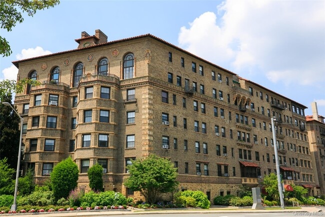property at 14 N Chatsworth Ave