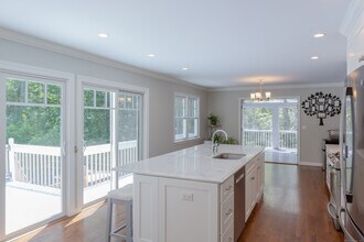 161 Woods End Rd in Fairfield, CT - Foto de edificio - Building Photo