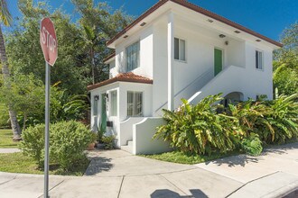 8780 NE 2nd Ave in Miami, FL - Foto de edificio - Building Photo