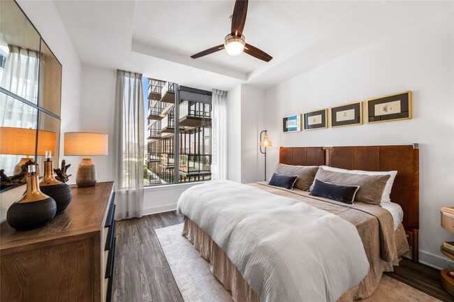 property at 2555 Turtle Creek Blvd