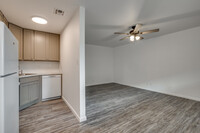 Malibu Apartments in Tulsa, OK - Building Photo - Interior Photo