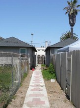 5073-5079 Saratoga Ave in San Diego, CA - Building Photo - Building Photo