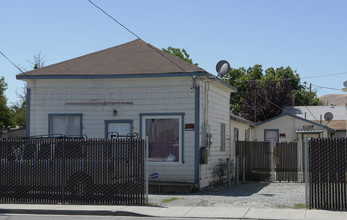 Willow Pass Road Apartments in Bay Point, CA - Building Photo - Building Photo