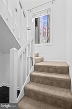 2222 Hunters Run Dr in Reston, VA - Building Photo - Building Photo