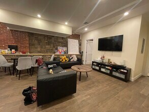 1616 Beacon St, Unit 1 in Brookline, MA - Building Photo - Building Photo