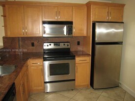 7722 Camino Real in Miami, FL - Building Photo