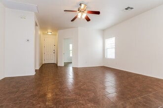 15316 W Cortez St in Surprise, AZ - Foto de edificio - Building Photo