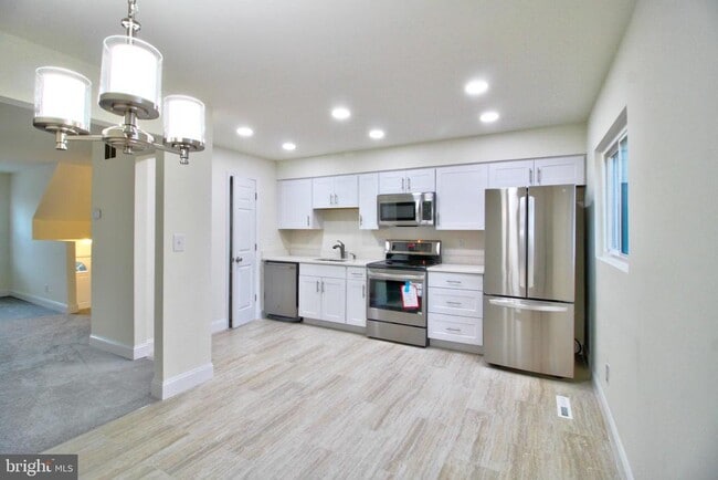 property at 87 Meadowlark Ave