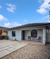 3558 W 72nd Pl in Hialeah, FL - Building Photo