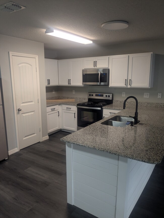 326 Parkview Dr in Palm Coast, FL - Building Photo - Building Photo