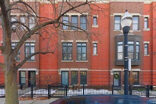 839 W 14th Pl, Unit 1 in Chicago, IL - Building Photo