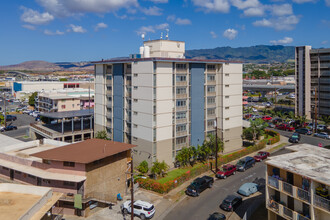 Waipahu Towers in Waipahu, HI - Foto de edificio - Building Photo