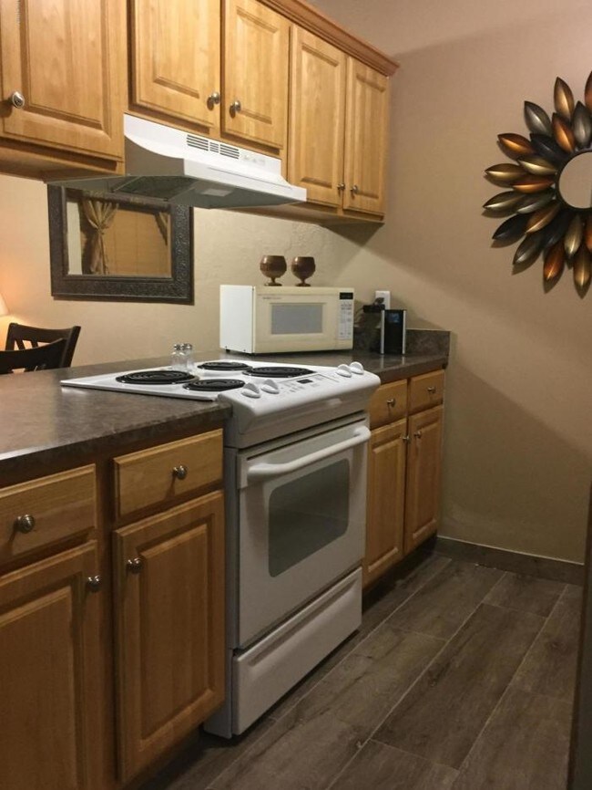 400 Oakridge Blvd in Daytona Beach, FL - Building Photo - Building Photo
