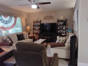 1235 S Highland Ave, Unit 3102 in Clearwater, FL - Building Photo - Building Photo