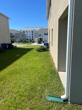 1375 Isleta Lp in Kissimmee, FL - Building Photo - Building Photo