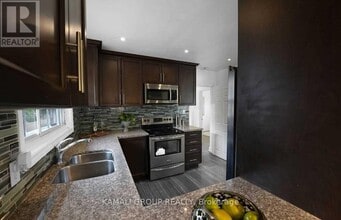 68 Rosehill Blvd in Oshawa, ON - Building Photo - Building Photo