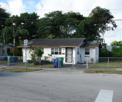 8050-8054 NW 11th Ct in Miami, FL - Building Photo