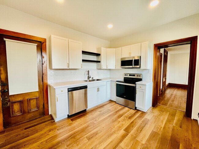 40 S Main St, Unit Apt. 4 in Norwood, NY - Foto de edificio - Building Photo