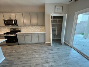 9918 Topaz Peak Ct in Las Vegas, NV - Building Photo - Building Photo