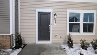 63 Short Br Dr in Ranson, WV - Building Photo