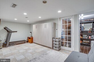 204 W Uhler Terrace in Alexandria, VA - Building Photo - Building Photo