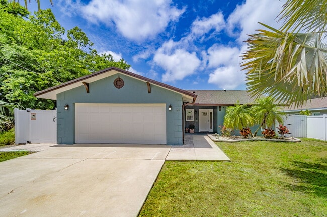 25 Comanche Ct in Palm Coast, FL - Building Photo - Building Photo