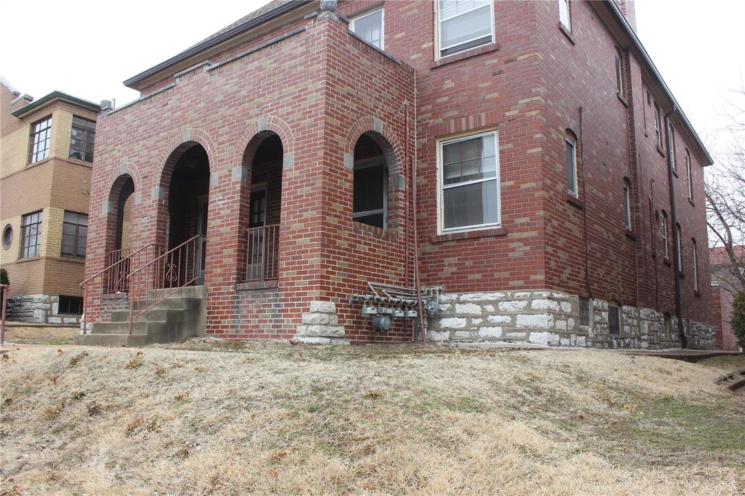 5021 Oleatha Ave in St. Louis, MO - Building Photo