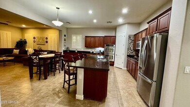 2531 E Iris Dr in Chandler, AZ - Building Photo - Building Photo