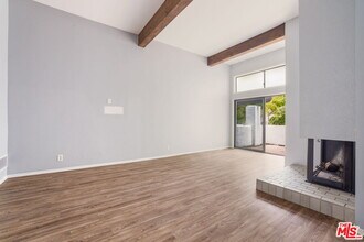 1559 Palisades Dr in Los Angeles, CA - Building Photo - Building Photo