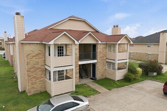 1310 Brenda Ln in Humble, TX - Foto de edificio - Building Photo