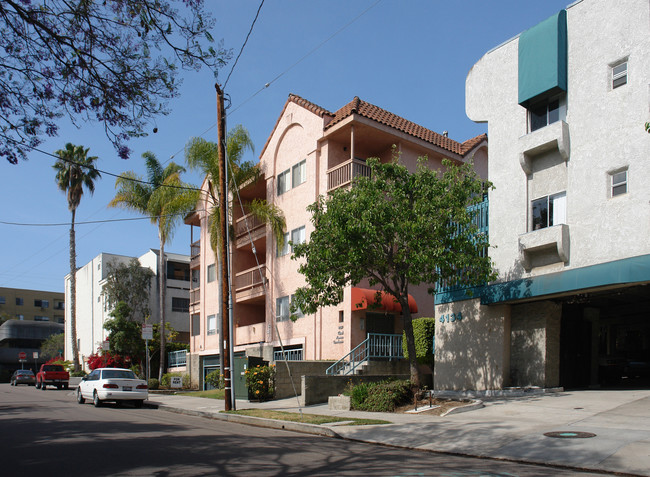 Third Avenue Townhouse in San Diego, CA - Building Photo - Building Photo