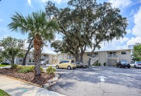 River Garden Apartments in Titusville, FL - Foto de edificio - Building Photo