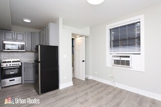 515 W Belmont Ave, Unit A09C in Chicago, IL - Building Photo - Building Photo