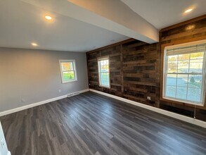 176 Court St, Unit 1 in Plymouth, MA - Building Photo - Building Photo