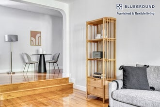 252 E 61st St in New York, NY - Building Photo - Building Photo