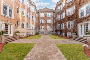 869 W Cornelia Ave in Chicago, IL - Building Photo